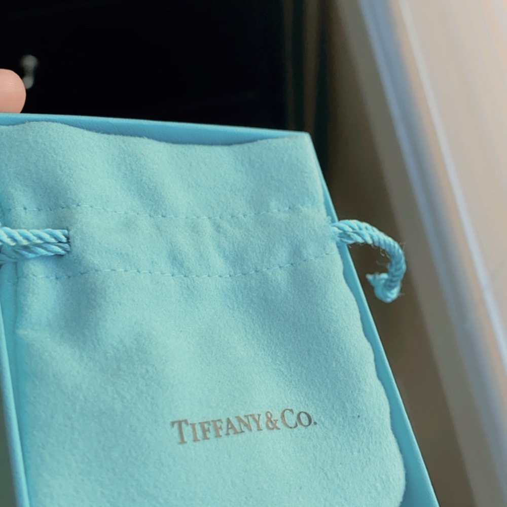 Tiffany & Co Ring - Picture 2 of 3